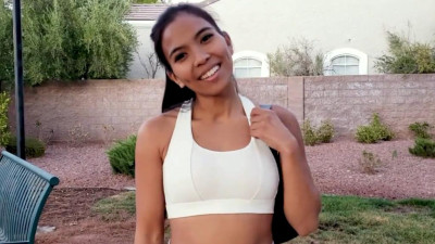  Beautiful women who have practiced fitness and yoga have good figures